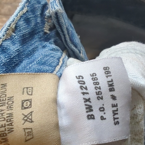 BKE med wash distressed denim jean shorty shorts sz 24 The Buckle style #BKL198 - Picture 7 of 8